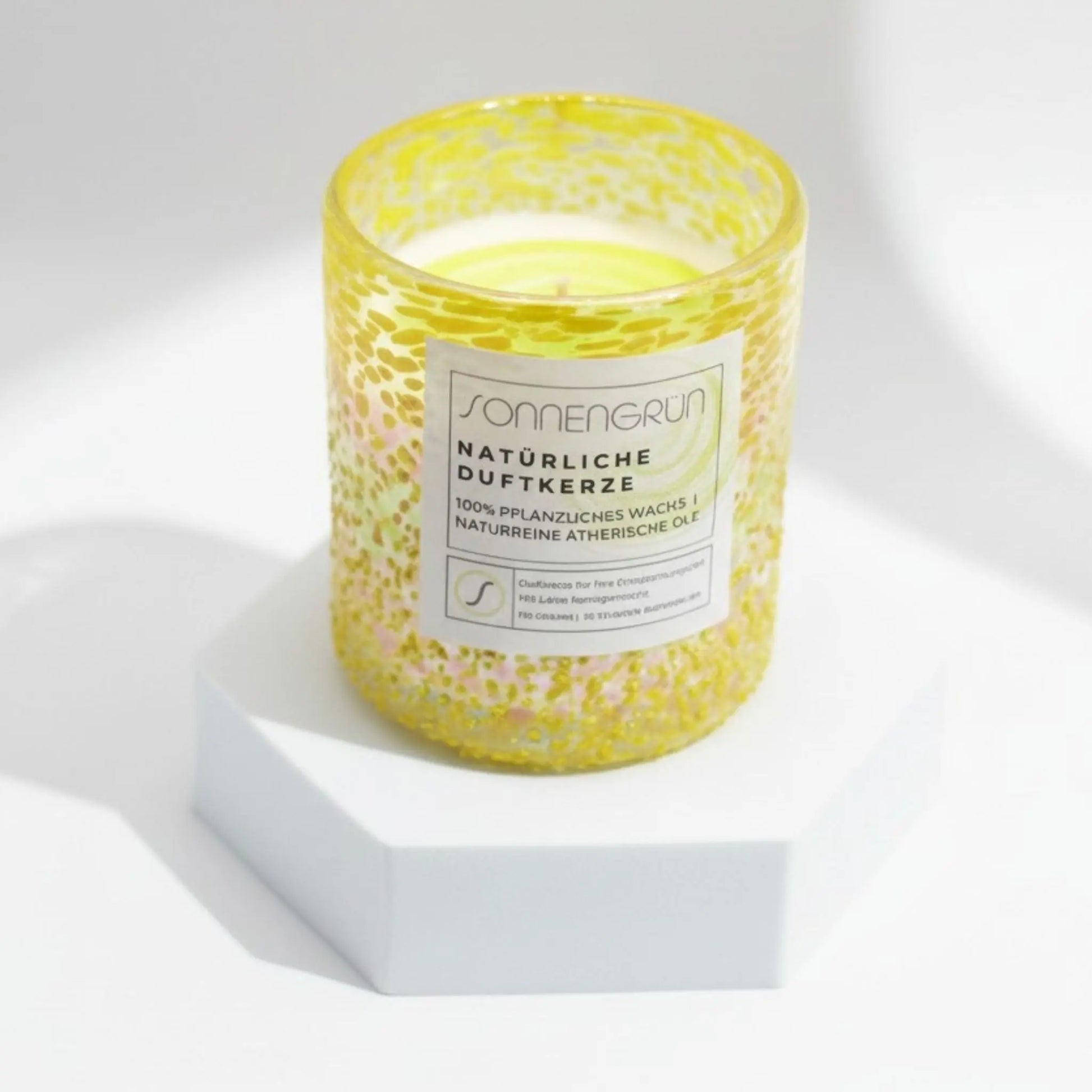 Natürliche Duftkerze aus Rapswachs mit ätherischen Ölen von Sonnengrün – Infobild mit den Vorteilen der veganen Kerze